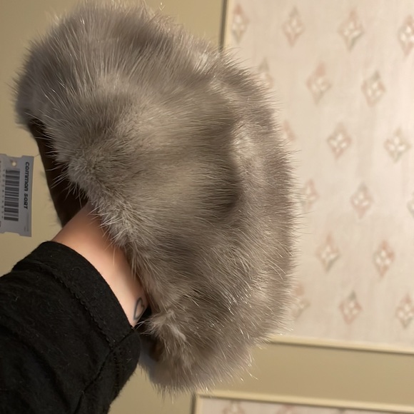 Grey Fur Beret Hat - Picture 2 of 5